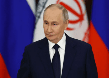 Rusia e Irán firman pacto para reforzar la cooperación militar