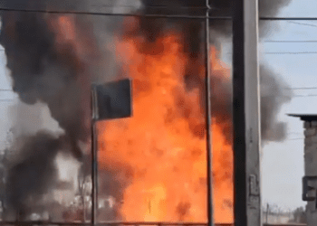 Incendio causa cierre de Periférico-Río de los Remedios