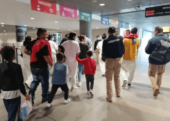 Colombia impide la entrada de aviones  con deportados de Estados Unidos