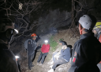 Hallan a jóvenes extraviados en el Cerro de las Mitras en Nuevo León