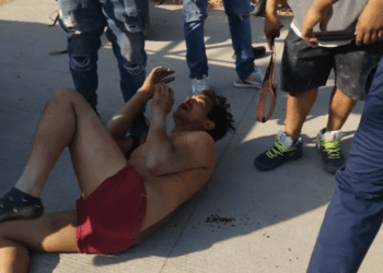 En Hidalgo, golpean a ladrones de taxista y los dejan en ropa interior