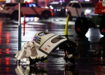 Suman 7 muertos tras accidente aéreo en Filadelfia