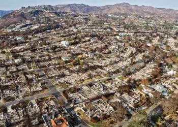 Incendios en California, controlados tras 24 días; contención total, informan bomberos