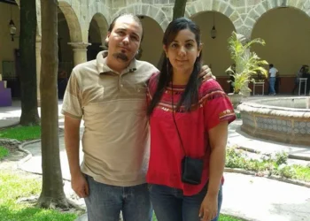 Asesinan a exfuncionario de Manzanillo y a su esposa frente a su hijo