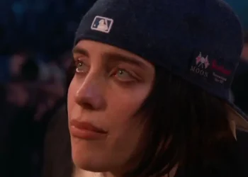 Billie Eilish llora tras perder el Grammy ante Beyoncé; fans acusan fraude