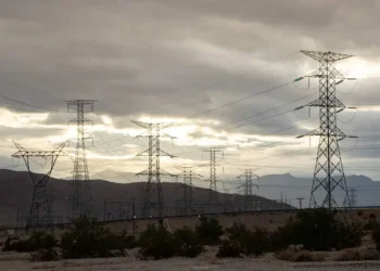 El gobierno federal presenta un plan para fortalecer y expandir el sistema eléctrico