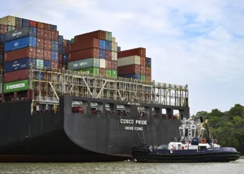 Buques de EU no pagarán por cruzar canal de Panamá