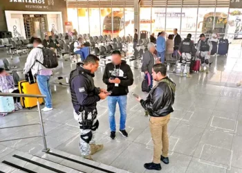Reclutan a jóvenes en central camionera