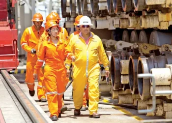 En Pemex y CFE, sueldos mayores al de la presidenta