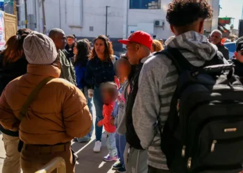 IMSS; seguro gratuito a mexicanos deportados