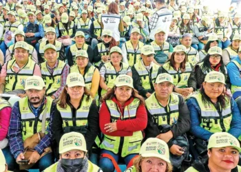 Servidores públicos vigilarán escuelas