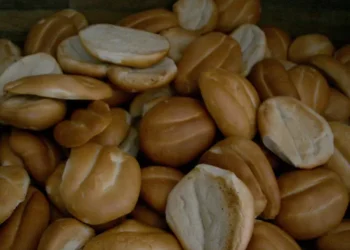 Niñas mueren por comer pan envenenado