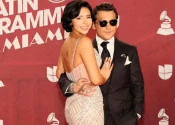 Nodal presume ramo “buchón” por San Valentín