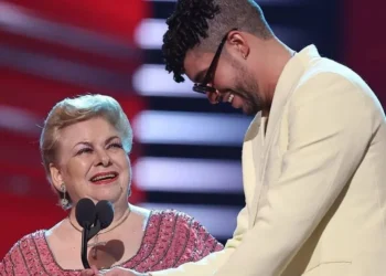 Paquita la del Barrio llamó inútil a Bad Bunny