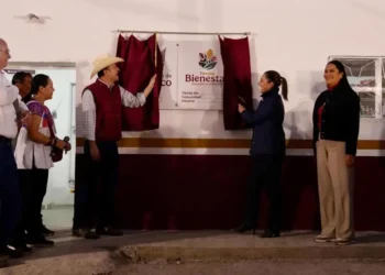 Sheinbaum recorre Tienda de Bienestar en Durango