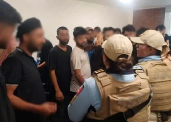 En CDMX, liberan a 27 migrantes secuestrados en un hotel
