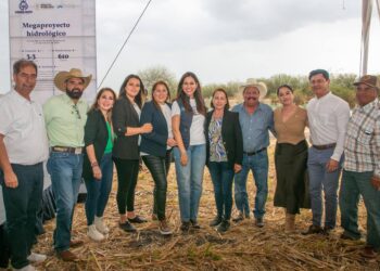 Estamos aquí para atenderlos, resolver y ayudarlos: Libia Dennise