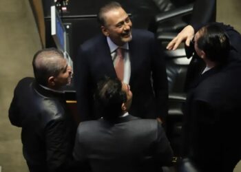 Beltrones apoya a los maestros contra la reforma del ISSSTE