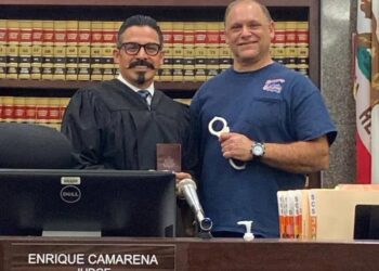 Camarena Jr. entrega las esposas de su padre para Caro Quintero