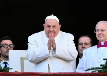 El Papa Francisco salió de estado crítico, pero su pronóstico sigue reservado