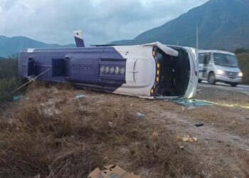 Vuelca autobús en Tamaulipas; 2 muertos y 16 heridos