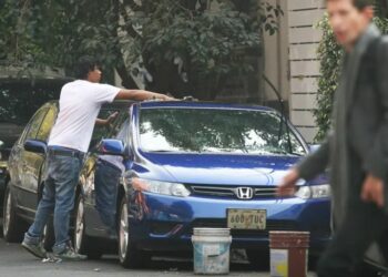 CDMX aplicará “fuertes medidas” para franeleros y prepara su regularización