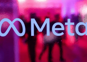 Borran 400 mil cuentas de estafadores que fingen ser militares o famosos