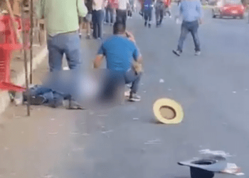 Balacera en fiesta patronal deja 14 heridos y 1 policía sin vida