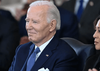 Joe Biden firma con agencia de talentos de Hollywood
