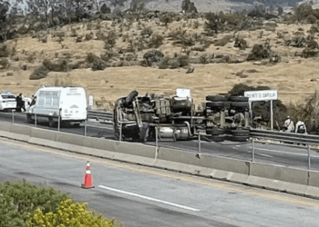 Delincuentes pierden la vida tras robar un tráiler en Querétaro