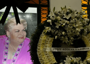 Así fue el último adiós a Paquita la del Barrio en CDMX