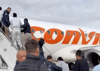 Venezuela recibe al primer grupo de deportados por Estados Unidos