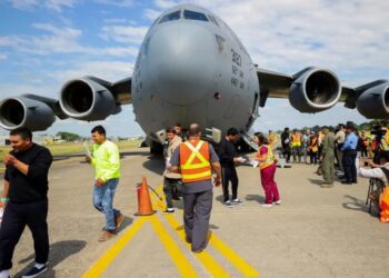 Dos vuelos con deportados llegan a Venezuela