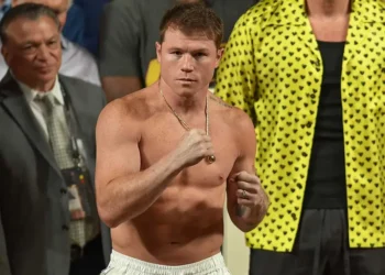 Saúl 'Canelo' Álvarez vuelve a ser objetivo de David Benavidez
