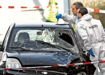 Atropello masivo deja dos muertos y 11 heridos