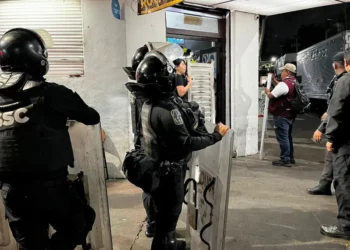 Suspenden cantinas y chelerías en colonias de CDMX
