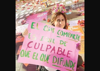 Jóvenes ecuatorianas luchan contra la violencia digital