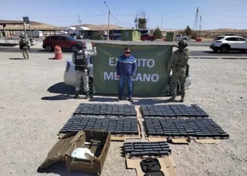 Detienen a policía por vender cartuchos a Cártel