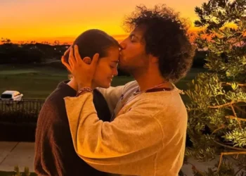 Selena Gomez dedica mensaje de cumpleaños a Benny Blanco