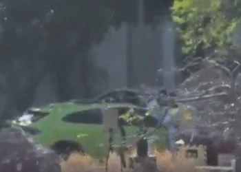 Hallan tres cadáveres en un Lamborghini
