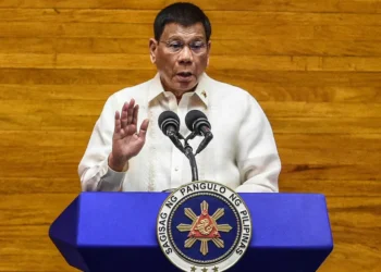 Detienen a expresidente de Filipinas