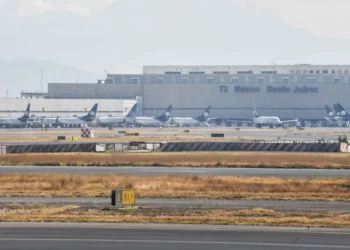 Aterrizaje de emergencia en el AICM