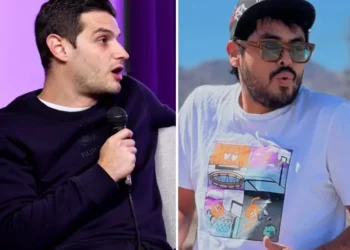 Adrián Marcelo se burla de ‘El Cojo Feliz’ en show