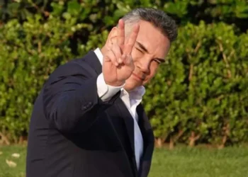 Alejandro Moreno exige la destitución de Fernández Noroña