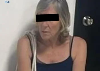 Detienen a estadounidense por robo de alimentos en CDMX