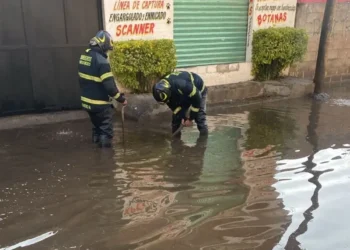 Lluvias en la CDMX provocan encharcamientos en vialidades principales