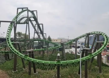 Parque Aztlán inaugura ‘Serpentikah’, su nueva montaña rusa extrema