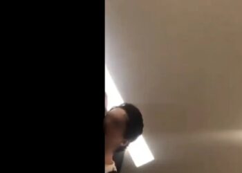 Graban a estudiante agrediendo a su exnovia en Puebla