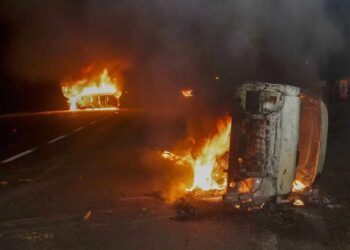 Queman camionetas usadas para robar hidrocarburo en Hidalgo