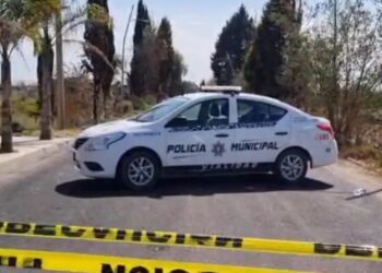 Hallan cuerpo de mujer con violencia fuera de panteón en Tlaxcala